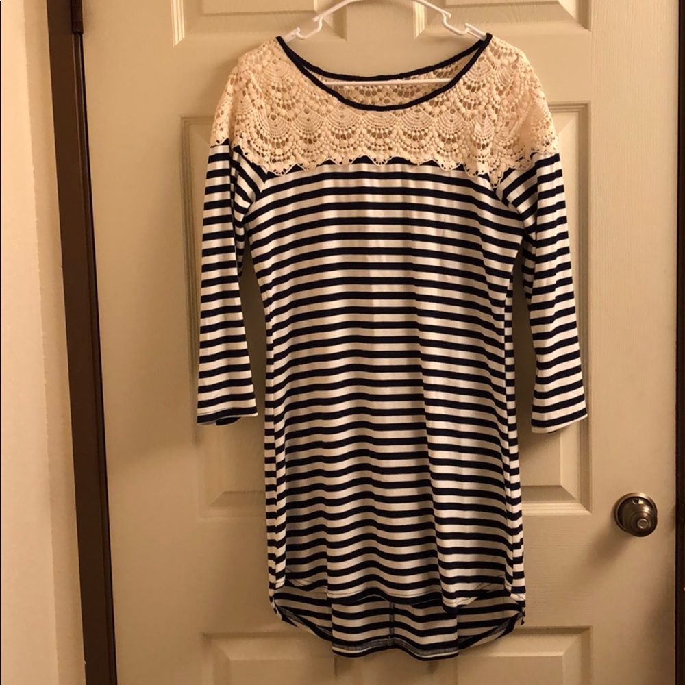 3/4 length sleeved dress